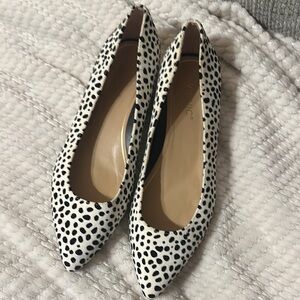 Vionic Women's Black and White Dalmatian Print Pointed Toe Flats